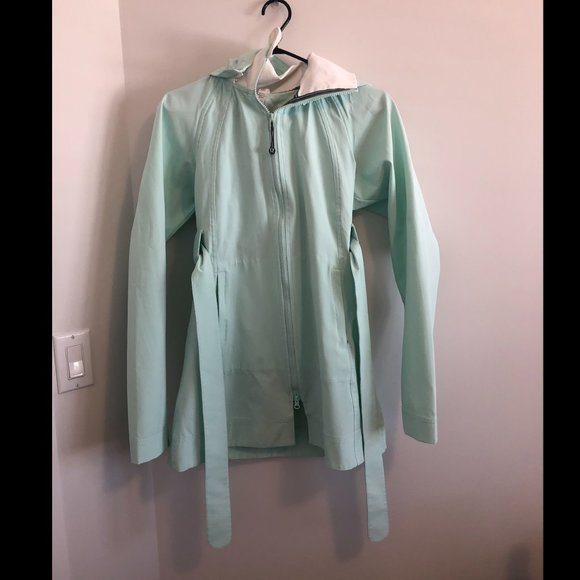 lululemon athletica Jackets & Blazers - Lululemon Rain Coat